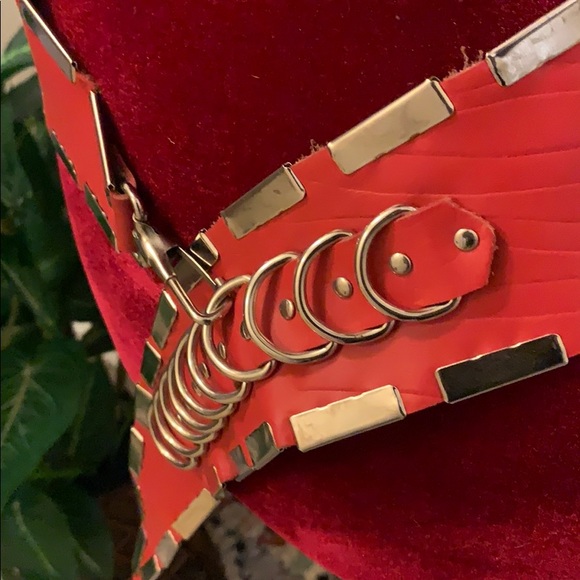 Unique Vintage Red Leather Belt size S-M - Picture 3 of 11